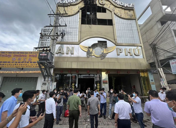 Vụ thi thể biến dạng do cháy quán karaoke ở Bình Dương: Xác định danh tính thêm 7 người