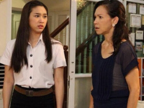 Nghe tiếng anh trai gào thét, nhà tôi xô cửa vào thì hóa đá nhìn cảnh trên giường anh chị