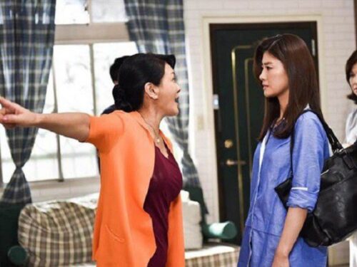 Đêm tân hôn hai vợ chồng bị mẹ bắt ngủ riêng, sáng hôm sau bà trả tôi về nhà ngoại