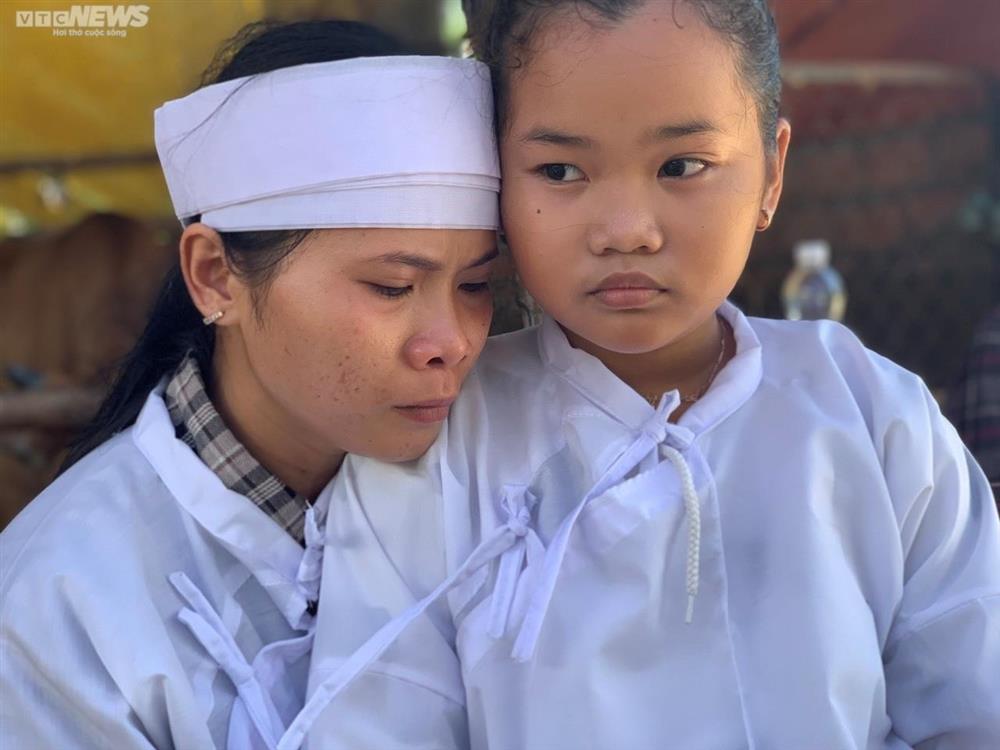 Tận cùng nỗi đau của người phụ nữ có chồng, em trai tử vong trong vụ sập tường