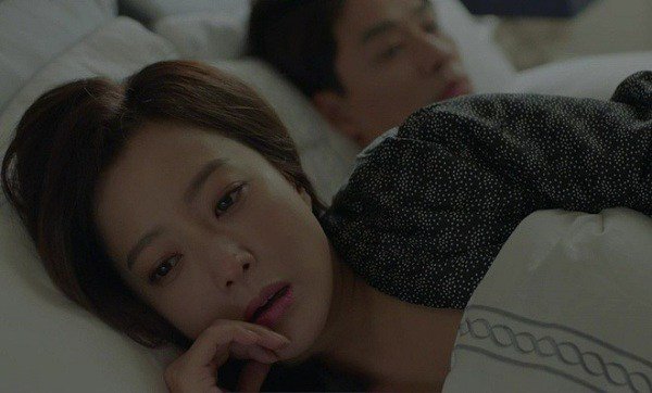 Gái 1 đời chồng lấy trai tân, đêm tân hôn anh tươi cười đưa 2 tỷ tôi lập tức ly hôn