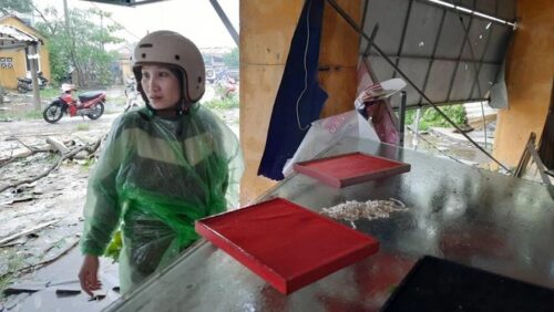 Tiệm vàng bị thổi bay, mất sạch tài sản trước bão Noru