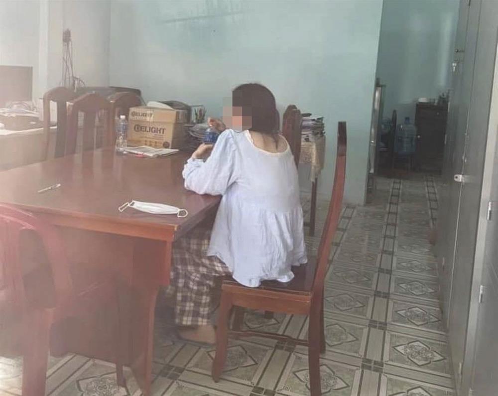 “Hotgirl Bắc Giang” Tina Duong phủ nhận mọi tố cáo và được cho bảo lãnh