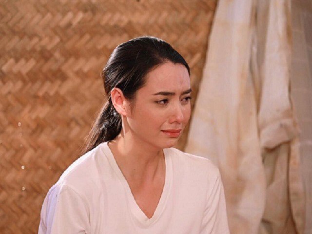 Bắt quả tang bố dượng ngoại tình, tôi ép mẹ ly hôn để rồi sự thật khiến tôi không thở nổi