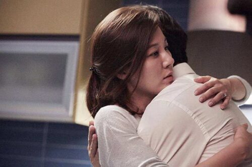 Bị cắm sừng anh trai vẫn yêu thương vợ hết mực, tôi trách móc thì thở dài sau 4 từ anh nói