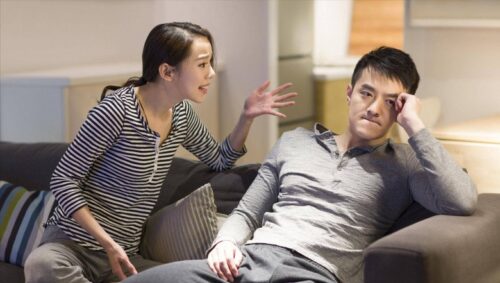 Cưới 4 năm tôi chưa chịu sinh, chồng đưa cô bồ mang thai về nhà, mẹ chồng nói câu mắt tôi cay xè