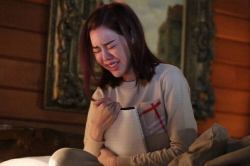 Mẹ chồng nhường phòng cho con gái về chơi rồi sang phòng tôi ngủ và cái kết khó ngờ