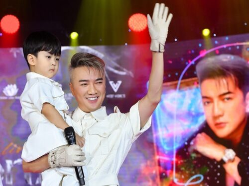 Đàm Vĩnh Hưng bất ngờ công khai con trai ruột giấu kín suốt 3 năm