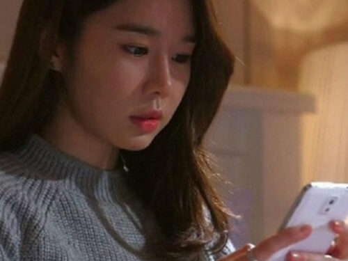 Đêm tân hôn chồng đưa thẻ ngân hàng, lúc kiểm tra số dư tôi không tin vào mắt mình