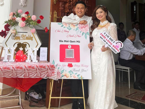 Đám cưới lạ ở Bắc Ninh khiến dân mạng tò mò: Cô dâu chú rể làm sẵn mã QR cho khách mời chuyển tiền mừng