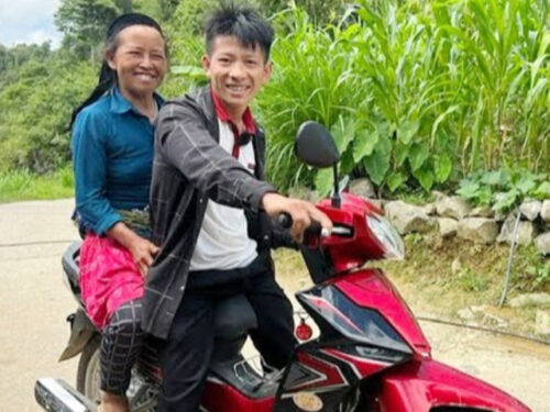 Người đàn bà 52 tuổi góa chồng lấy trai tân 25 tuổi