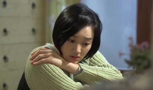 Phát hiện tấm ảnh chồng chụp chung với chị dâu, tôi “hóa đá” khi biết sự thật trớ trêu