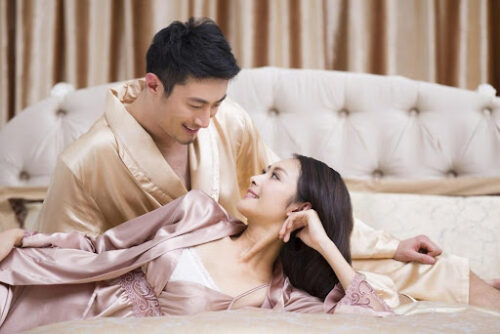 Đêm tân hôn tôi phải thay ngay bộ đồ đang mặc vì vợ mới cưới