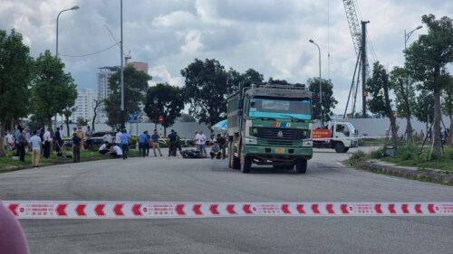 Xót xa: Thai phụ 7 tháng và 2 con nhỏ tử vong sau khi va chạm với xe ben