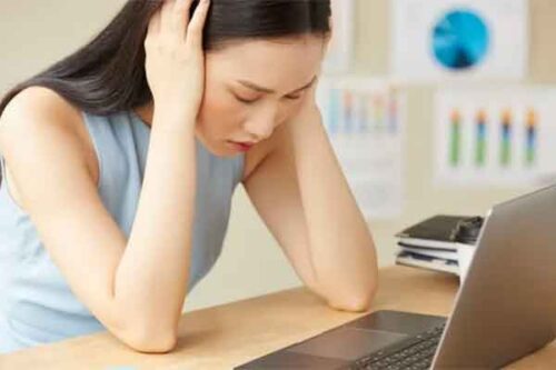 Muốn chồng tặng dây chuyền vàng, tôi chao đảo khi anh tiết lộ bí mật