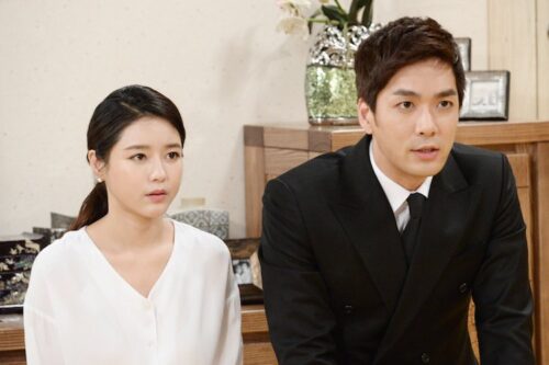 Vừa nhìn thấy bạn gái, mẹ đã tát đuổi thẳng em, tôi trách bà để rồi á khẩu khi biết sự thật động trời