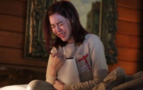 Đưa bố hấp hối từ bệnh viện về nhà, tôi òa khóc trước dòng tin nhắn mẹ chồng gửi đến