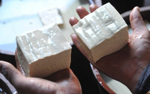 Đi chợ gặp 3 loại đậu phụ này cho không cũng đừng lấy vì rất độc, người bán chẳng bao giờ ăn chúng