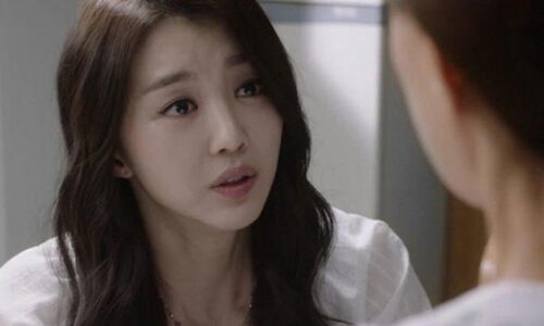 Sắp tái hôn mẹ chồng cũ đưa một thứ, tôi hủy đám cưới ngay phút chót