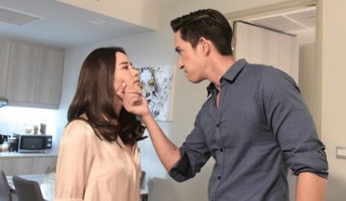 Mới cưới nhớ vợ trẻ quá nên trưa tranh thủ về nhà, tôi bủn rủn trước cảnh tượng trước mắt