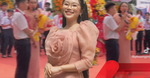 Phương Mỹ Chi bất ngờ làm "cô giáo dạy Văn", khiến fan ùn ùn vào bình luận