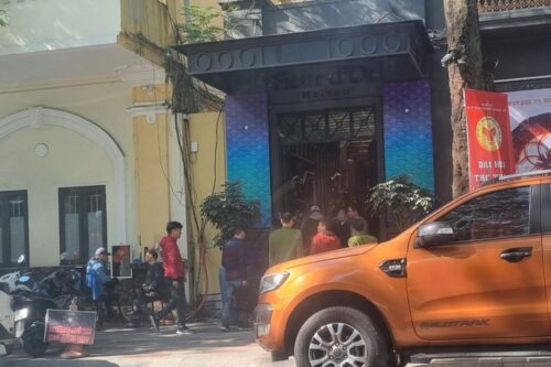 Vợ tử vong sau sử dụng ma túy ở quán bar, bắt khẩn cấp chồng và 3 người bạn