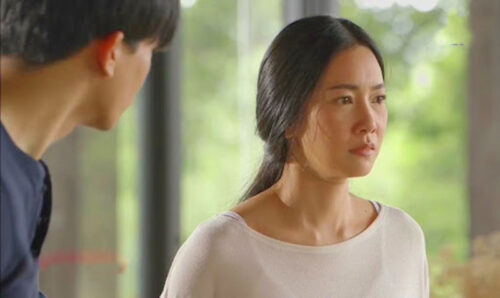 Cứ vài ngày vợ lại về nhà mẹ đẻ, tôi sinh nghi nên lén theo dõi, nhìn cảnh trước sân mà chết lặng