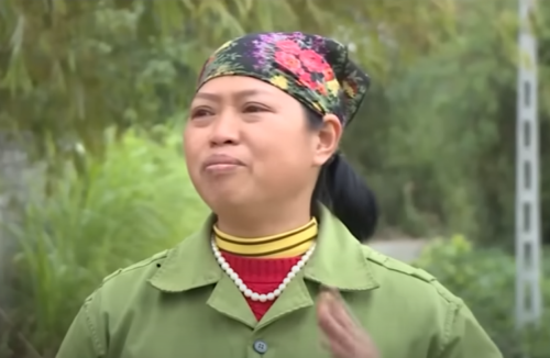 Cô lao công đi làm YouTuber, riêng tiền thuế thu nhập đủ gây bất ngờ