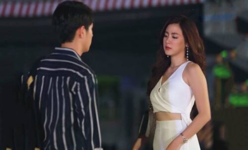 Ăn rằm tháng Chạp ở nhà nội về gặp người ăn xin, vợ tháo nhẫn cưới làm 1 việc khiến tôi thất kinh