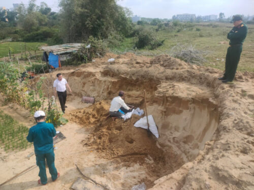 Đà Nẵng: Đào đất trồng rau, hoảng hốt phát hiện bộ xương người