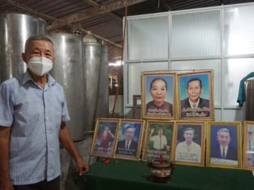 Hai người đàn ông miền Tây kỳ quái nhất nhì Việt Nam: Tự lập bàn thờ chính mình, thắp hương và làm giỗ mỗi năm