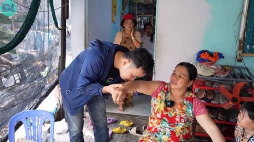 Người phụ nữ Kiên Giang tỏa ra mùi thơm kỳ lạ trên cơ thể, ai cũng tò mò đến "ngửi thử" giờ ra sao?