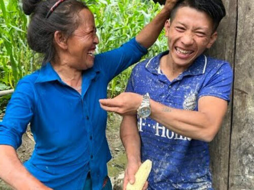 Người đàn bà góa 52 tuổi cưới trai tân 25 tuổi: Cái Tết đầu tiên sung túc