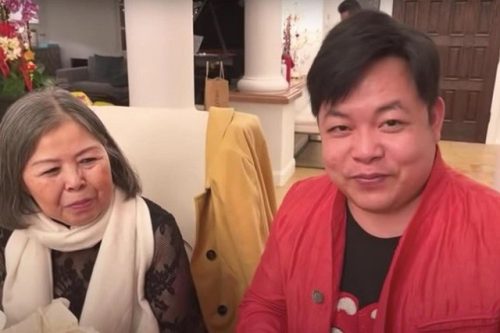 Bà ngoại Quang Lê là người hoàng tộc thời vua Bảo Đại, có hẳn một phủ riêng ở Huế