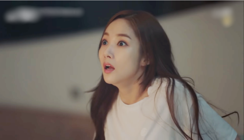 Chán chồng nghèo đồng ý gặp sếp ở khách sạn, vừa mở cửa tôi sụp xuống nghe giọng nói một người