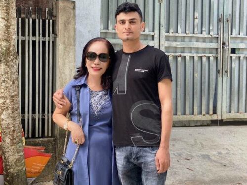 Cô dâu 65 tuổi ở Đồng Nai và chồng trẻ người Pakistan khoe ảnh tình tứ đi chơi dịp Tết