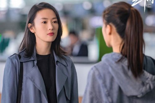 Về quê chồng, tôi sốc khi thấy cô gái mặc đồ ngủ bước ra từ phòng vợ chồng tôi