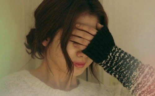 Ly hôn chồng già sau 1 tuần cưới, lý do nhắc tới tôi chỉ biết ôm mặt khóc