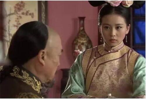 "Rửa lỗ rồng" cho hoàng đế là gì mà các cung nữ tranh giành nhau mỗi ngày?