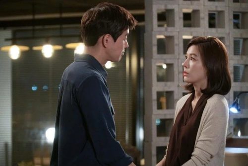 Trời mưa vào nhà vợ sắp cưới ngủ nhờ, nghe một câu tôi sợ đến trắng mặt vội tìm cách ở rể