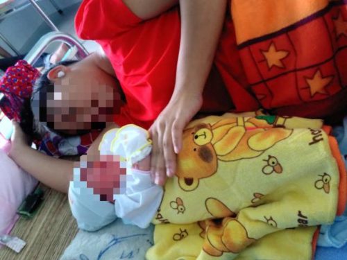 Học sinh lớp 7 ở Bắc Giang tự sinh con trong nhà tắm: Gia đình, nhà trường ngỡ ngàng