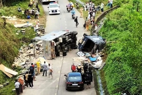 Quảng Ngãi: Hai anh em ruột lái xe tông trúng nhau giữa đèo