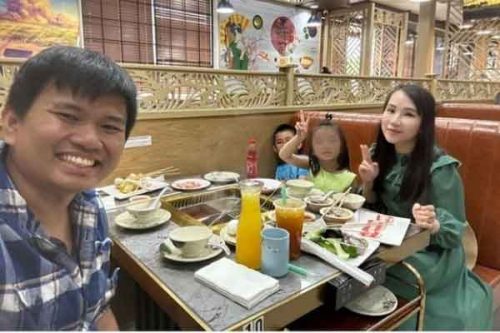 Khoa Pug và Vương Phạm bất ngờ nối lại tình xưa gây chú ý