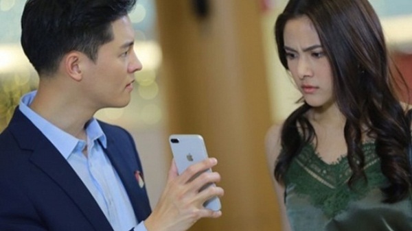 Bí mật động trời trong điện thoại của vợ khiến tôi gục ngã