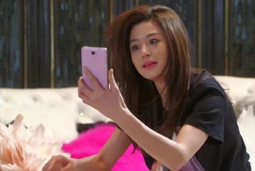 Đăng ảnh cưới lên mạng, tôi hóa đá khi bị người lạ tố "giật chồng"