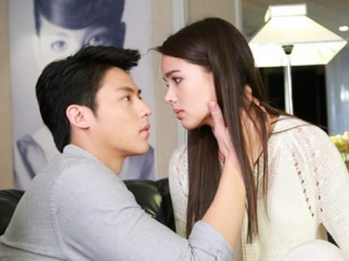 Đêm tân hôn vợ nhờ một việc, tôi mới biết bí mật cô ấy giấu mình trước khi cưới