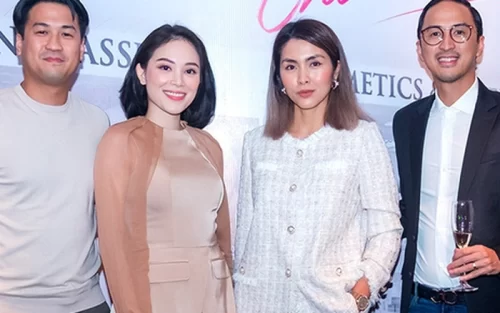 Bất ngờ gia thế hai nàng dâu của gia đình tỷ phú Johnathan Hạnh Nguyễn