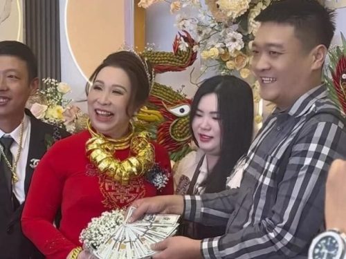 Cô dâu U40 nhận của hồi môn "siêu khủng" trong đám cưới miền Tây: 30 cây vàng, 10.000 USD