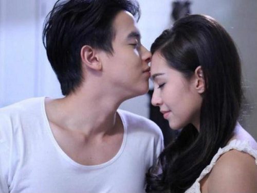 Ngày nào vợ cũng muốn mặn nồng lúc 9h tối, chồng vô tình dậy giữa đêm mới phát hiện bí mật