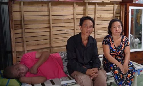 Hai gia đình "độc nhất vô nhị" tại Việt Nam: Vợ sống chung với 3 người đàn ông vẫn đầm ấm